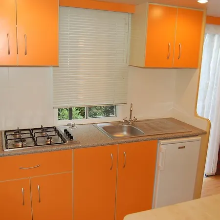 Camping Reale Κάμπινγκ *